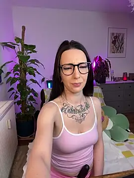 Trixie-Tainted online show from March 2025 02:55:02 PM