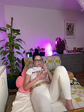 Trixie-Tainted online show from March 2025 04:43:02 PM