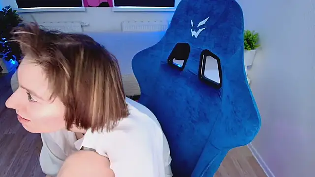 CranberryHot online show from March 2025 07:57:01 AM