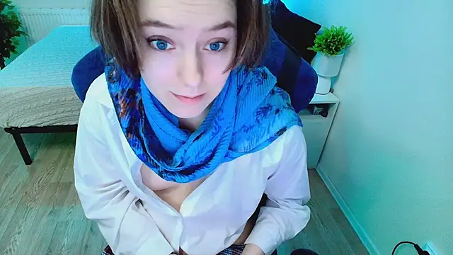 CranberryHot online show from September 2025 05:23:01 AM