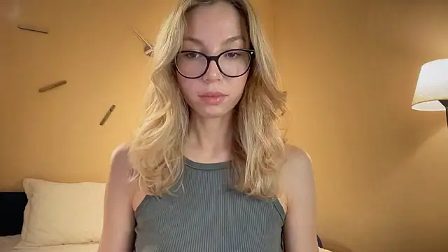 Cutensadistic online show from December 2024 03:55:01 PM