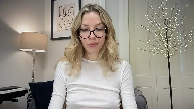 Cutensadistic online show from December 2024 11:36:01 AM