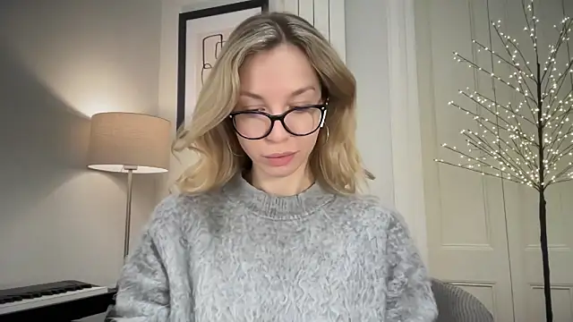 Cutensadistic online show from December 2024 01:54:02 PM