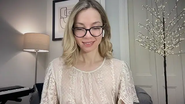 Cutensadistic online show from December 2024 01:39:02 PM