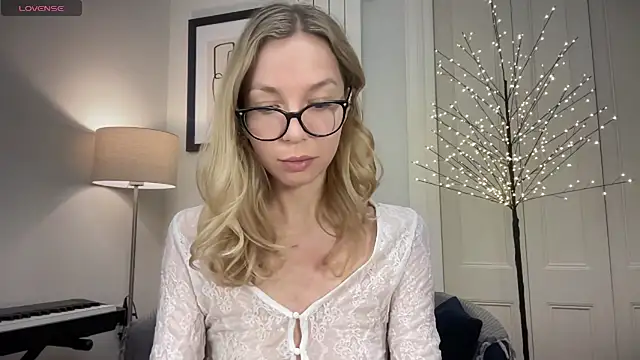 Cutensadistic online show from January 2025 03:19:01 PM
