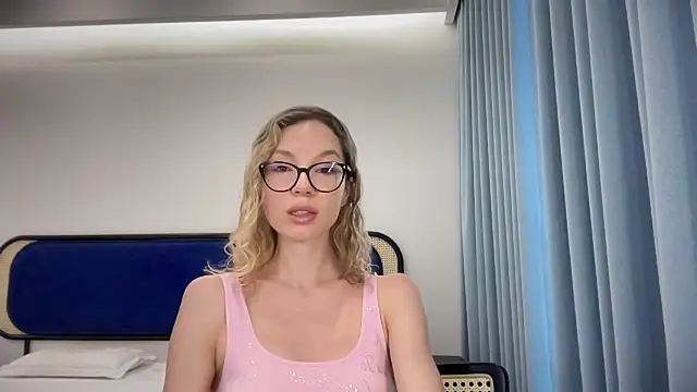 Cutensadistic online show from February 2025 10:46:01 AM
