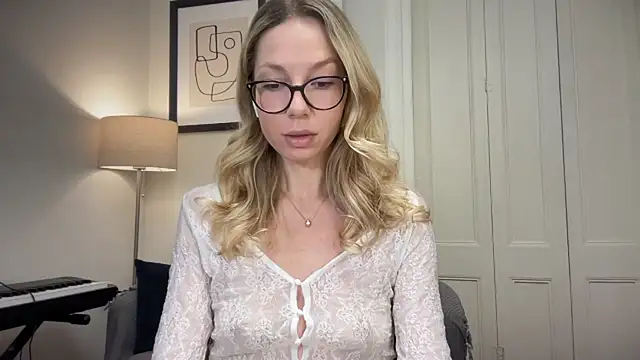 Cutensadistic online show from February 2025 03:03:02 PM
