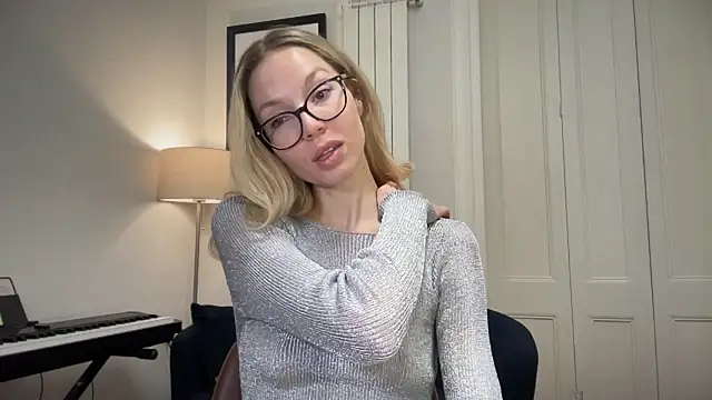 Cutensadistic online show from March 2025 04:41:01 PM