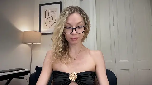 Cutensadistic online show from March 2025 02:45:01 PM