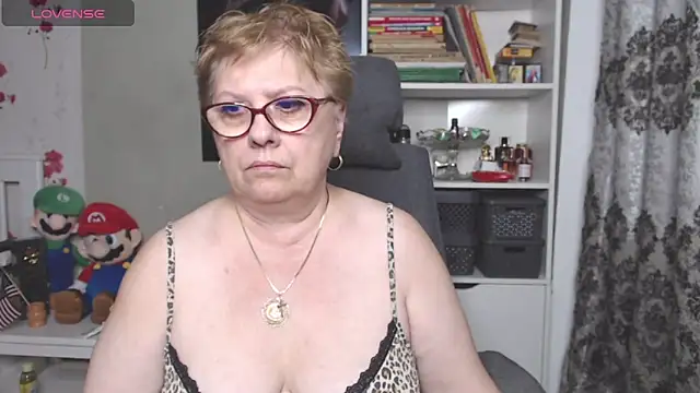 Snapshot of Mella4you chatting on November 2025 10:17:02 AM Mella4you online show from November 2025 10:17:02 AM