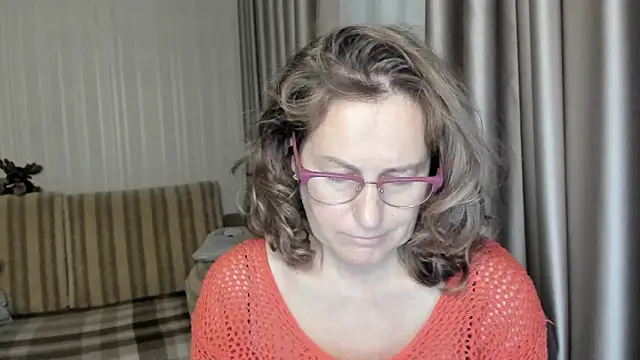 lauraoven online show from December 2024 03:33:02 PM