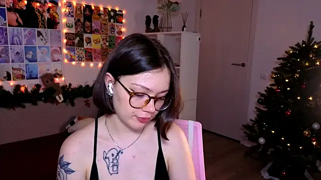 Snapshot of MilenaSaint chatting on December 2024 06:09:01 AM MilenaSaint online show from December 2024 06:09:01 AM