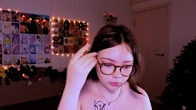 Snapshot of MilenaSaint chatting on January 2025 02:43:02 AM MilenaSaint online show from January 2025 02:43:02 AM