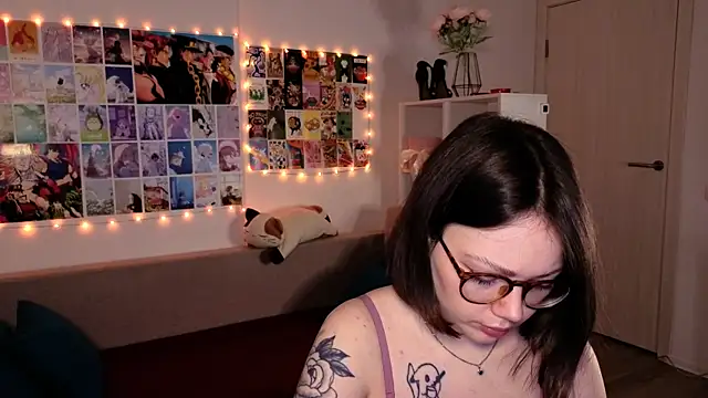 Snapshot of MilenaSaint chatting on February 2025 03:02:02 AM MilenaSaint online show from February 2025 03:02:02 AM