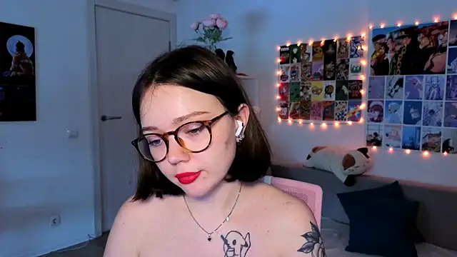 Snapshot of MilenaSaint chatting on February 2025 02:55:02 AM MilenaSaint online show from February 2025 02:55:02 AM