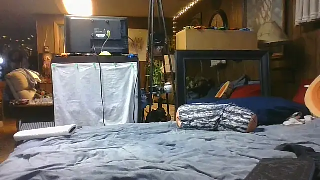 Snapshot of Makowboy chatting on September 2025 06:02:02 PM Makowboy online show from September 2025 06:02:02 PM