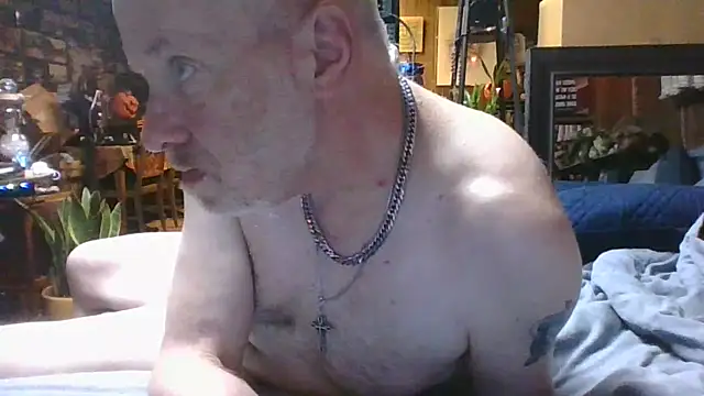 Snapshot of Makowboy chatting on October 2025 02:36:02 AM Makowboy online show from October 2025 02:36:02 AM