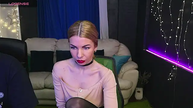 AlisaAleksandr online show from January 2025 01:07:01 PM