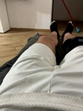 Snapshot of Io1994 chatting on December 2025 09:52:01 PM Io1994 online show from December 2025 09:52:01 PM