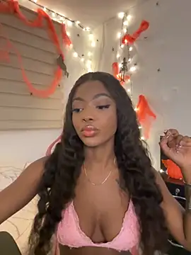 Snapshot of Vane_Rossee chatting on October 2025 11:35:01 PM Vane Rossee online show from October 2025 11:35:01 PM