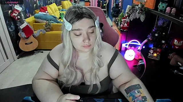 Softie Sofy online show from December 2024 02:10:02 AM
