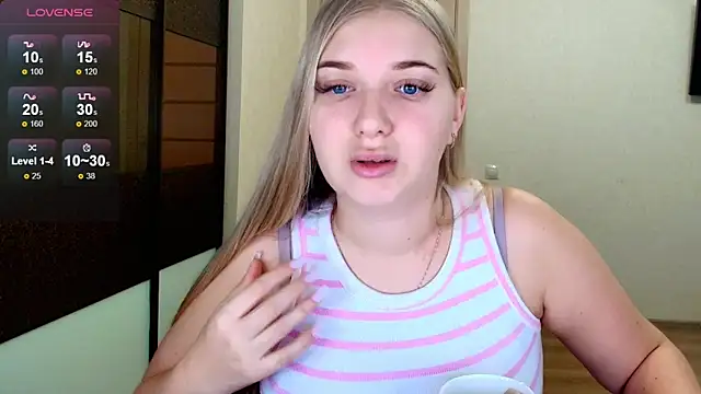 Snapshot of Adr1ana_ chatting on November 2025 04:37:01 AM Adr1ana online show from November 2025 04:37:01 AM