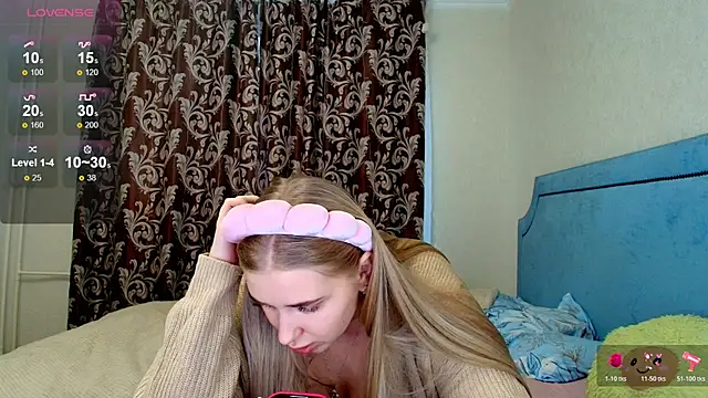 Snapshot of Adr1ana_ chatting on December 2025 08:56:02 AM Adr1ana online show from December 2025 08:56:02 AM