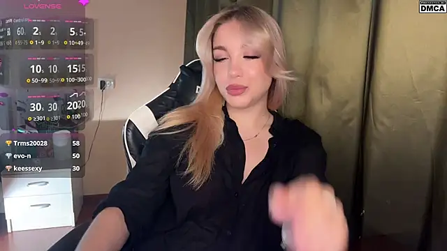 Snapshot of ariashaa chatting on November 2025 04:36:01 PM ariashaa online show from November 2025 04:36:01 PM