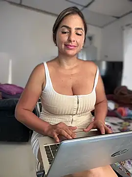 sammyqueenx21 online show from January 2025 10:32:02 PM