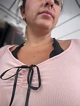 sammyqueenx21 online show from January 2025 03:29:02 PM