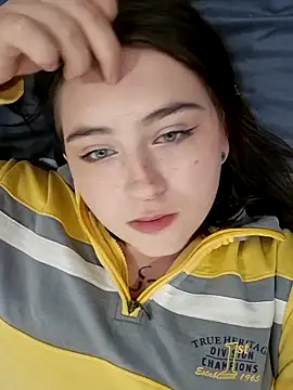 Yammy Yumi online show from November 2025 08:51:01 PM