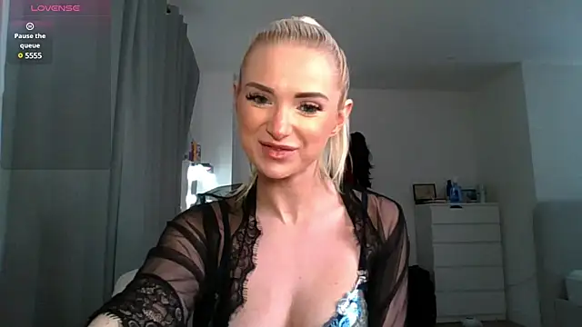 chelseablonde online show from January 2025 01:11:01 AM