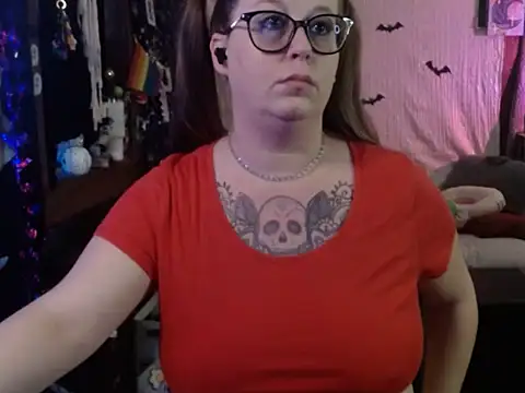 Snapshot of edgexchaos chatting on October 2025 12:06:01 PM edgexchaos online show from October 2025 12:06:01 PM