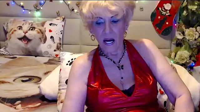 Snapshot of HappyWomanOn chatting on December 2025 08:04:02 PM HappyWomanOn online show from December 2025 08:04:02 PM