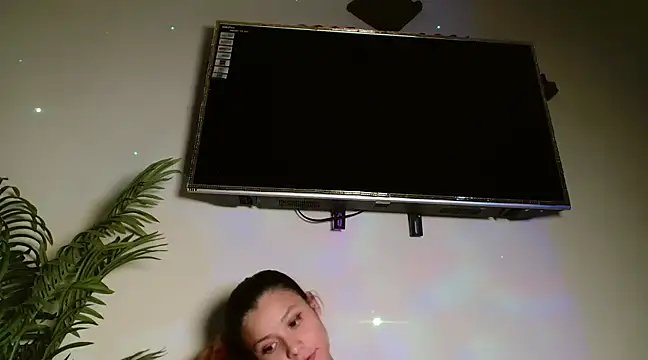 Snapshot of 3littleschoolteens chatting on January 2025 08:08:01 AM 3littleschoolteens online show from January 2025 08:08:01 AM