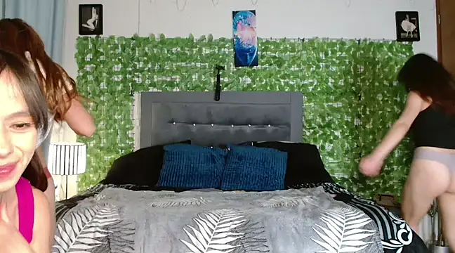 Snapshot of 3littleschoolteens chatting on January 2025 08:01:01 AM 3littleschoolteens online show from January 2025 08:01:01 AM