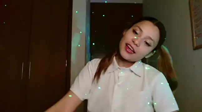 Snapshot of 3littleschoolteens chatting on February 2025 04:59:01 AM 3littleschoolteens online show from February 2025 04:59:01 AM