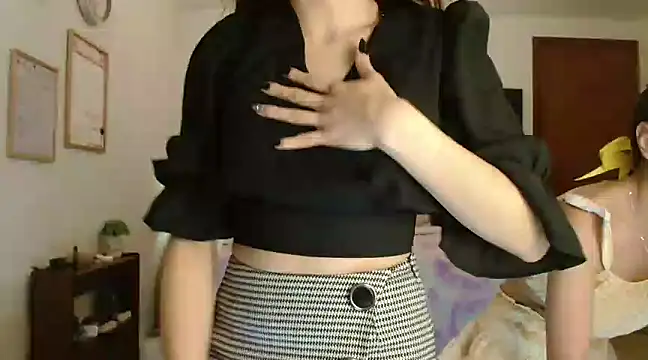 Snapshot of 3littleschoolteens chatting on February 2025 09:04:01 PM 3littleschoolteens online show from February 2025 09:04:01 PM