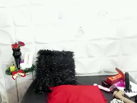 dirtylola39 online show from December 2024 05:07:02 PM