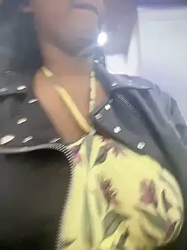 Snapshot of Tayra_Siny chatting on February 2025 01:37:02 PM Tayra Siny online show from February 2025 01:37:02 PM