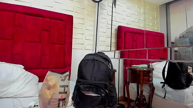 Snapshot of Tayra_Siny chatting on October 2025 04:34:01 AM Tayra Siny online show from October 2025 04:34:01 AM