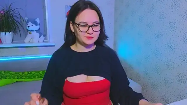 EsterLogan online show from December 2025 10:31:01 AM