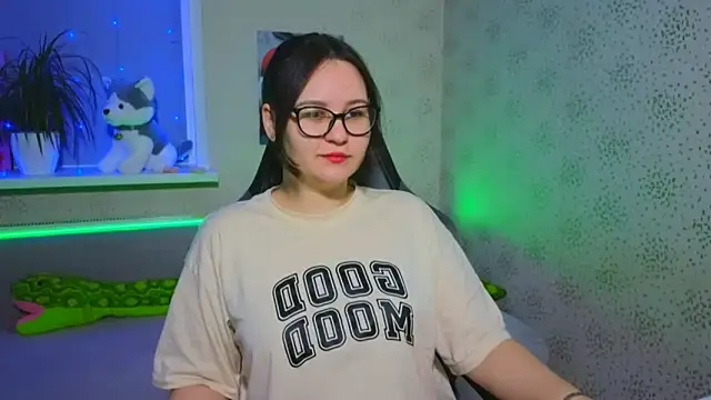 EsterLogan online show from December 2025 08:22:01 AM