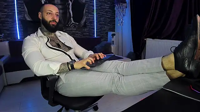 Snapshot of JonahHunt chatting on February 2025 07:49:01 PM JonahHunt online show from February 2025 07:49:01 PM