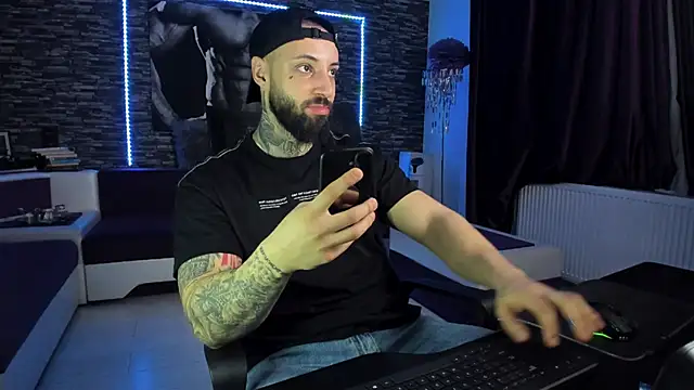 Snapshot of JonahHunt chatting on February 2025 08:11:02 PM JonahHunt online show from February 2025 08:11:02 PM