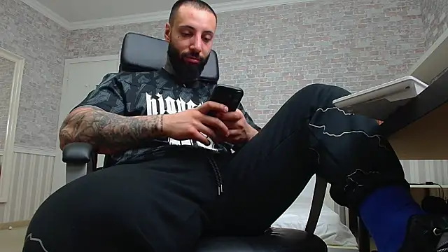 Snapshot of JonahHunt chatting on February 2025 08:53:02 PM JonahHunt online show from February 2025 08:53:02 PM