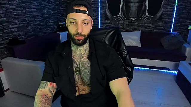 Snapshot of JonahHunt chatting on March 2025 12:22:01 AM JonahHunt online show from March 2025 12:22:01 AM
