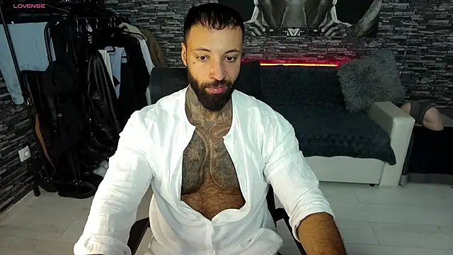 Snapshot of JonahHunt chatting on September 2025 06:02:02 AM JonahHunt online show from September 2025 06:02:02 AM