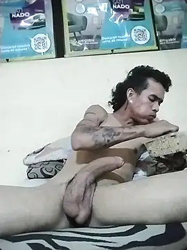 Snapshot of 001HENRYAlejandro chatting on December 2025 04:42:02 AM 001HENRYAlejandro online show from December 2025 04:42:02 AM