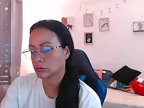 emmily castro online show from November 2025 01:54:02 PM